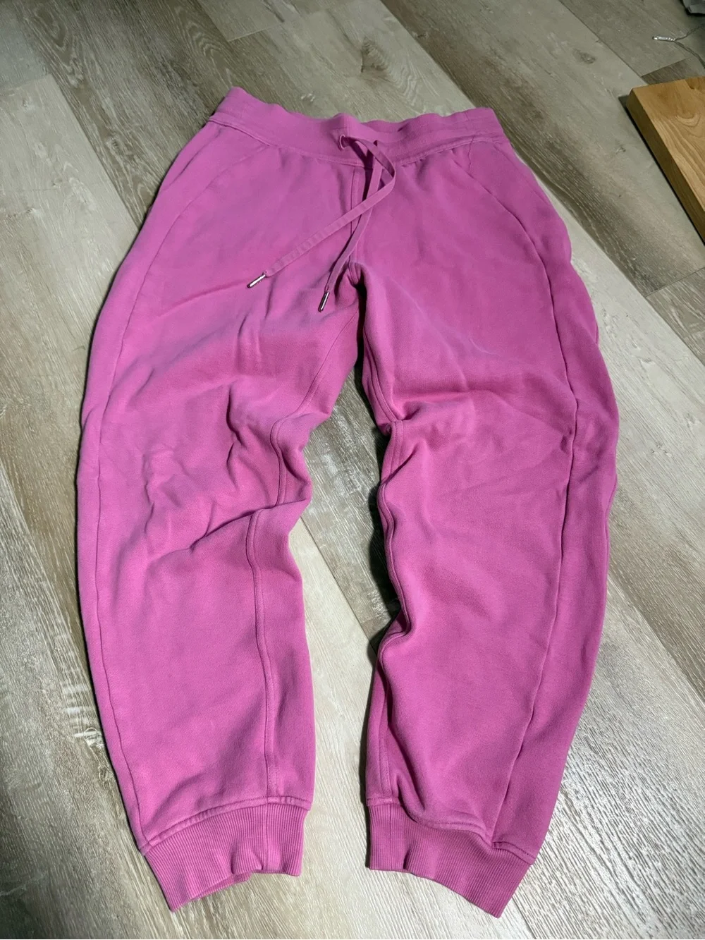 Lululemon scuba joggers size 6 bubblegum pink